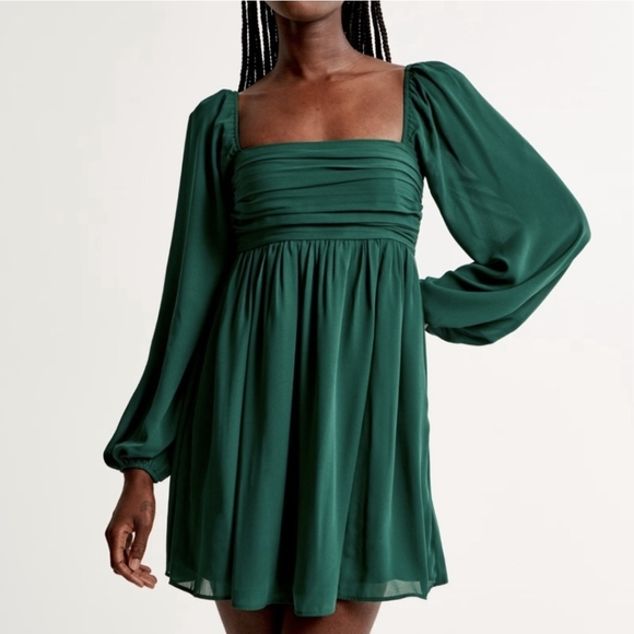 Abercrombie & Fitch Dresses & Skirts - Abercrombie & Fitch Emerson Green Pleated Long Sleeve Dress